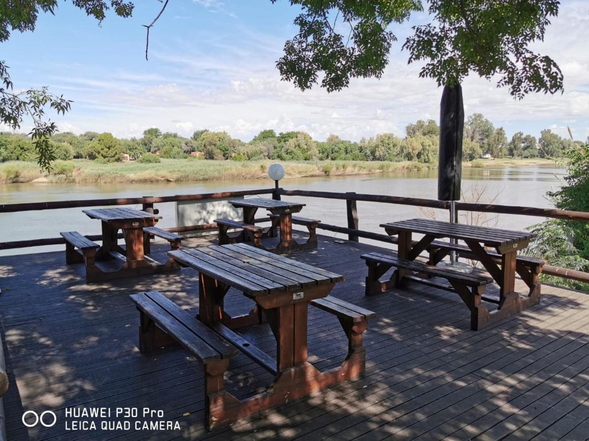 Moonriver Guesthouse Upington Exteriör bild