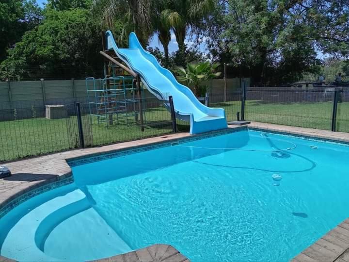 Moonriver Guesthouse Upington Exteriör bild